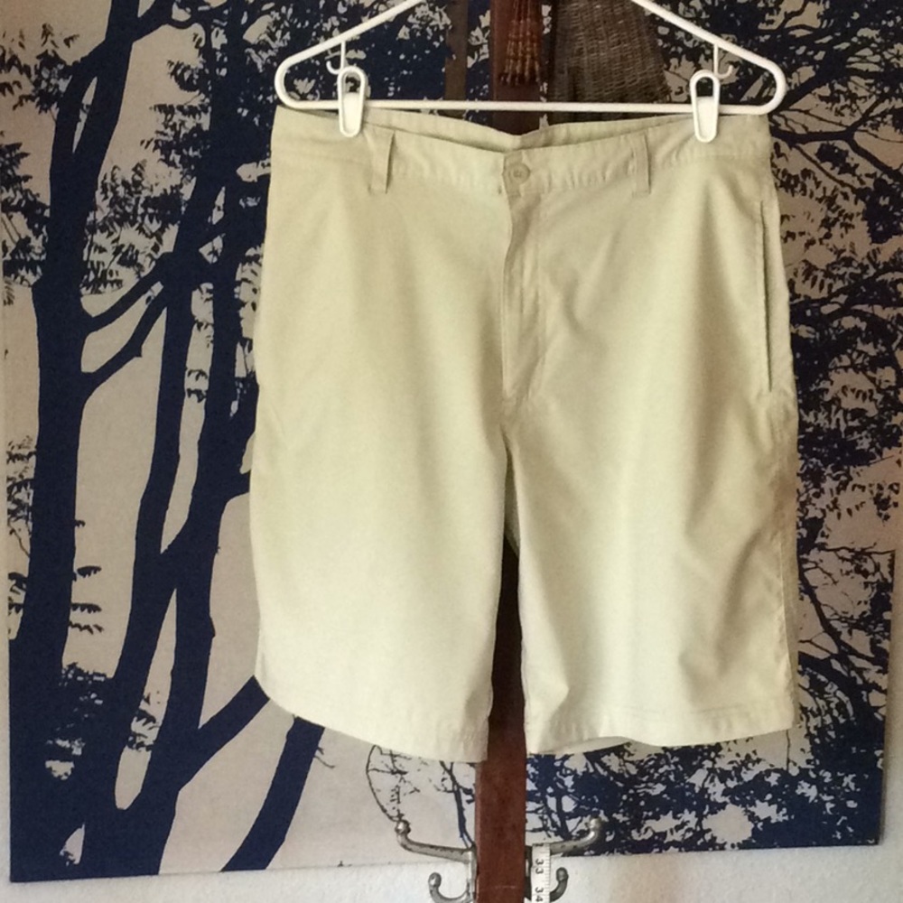 Men’s golf shorts by Champion Size 32